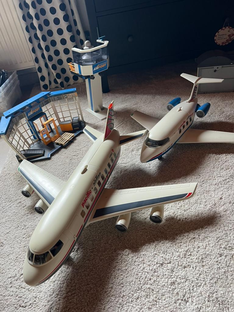 3 Playmobil/Lego vliegtuigen en luchthaven, Enlèvement, Comme neuf, Avion