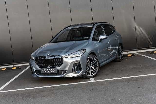 BMW 218 iA | M-Sport | Pano | Head Up | 360 | H.Kardon |, Auto's, Automaat, Monovolume, Zwart, 2 Reeks