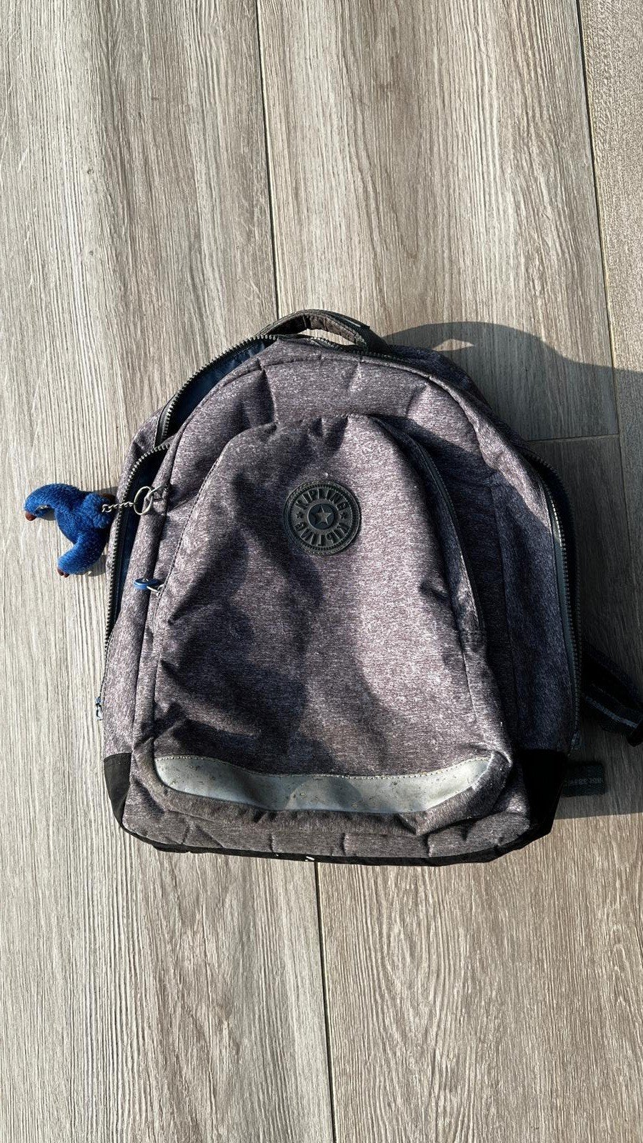 Kipling rugzak (grijs), Ophalen, Kipling