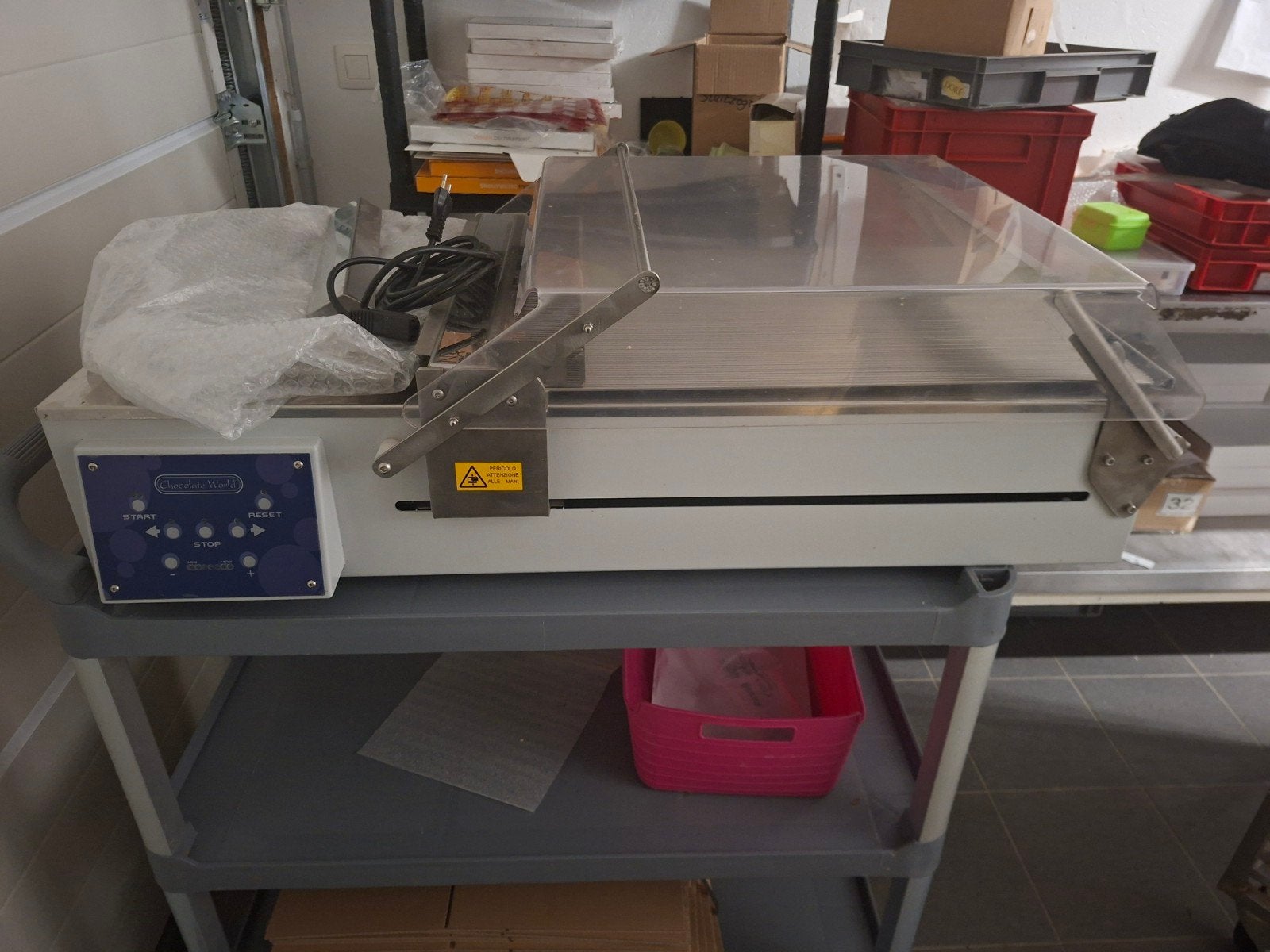 Elektrische snijtafel, Ophalen
