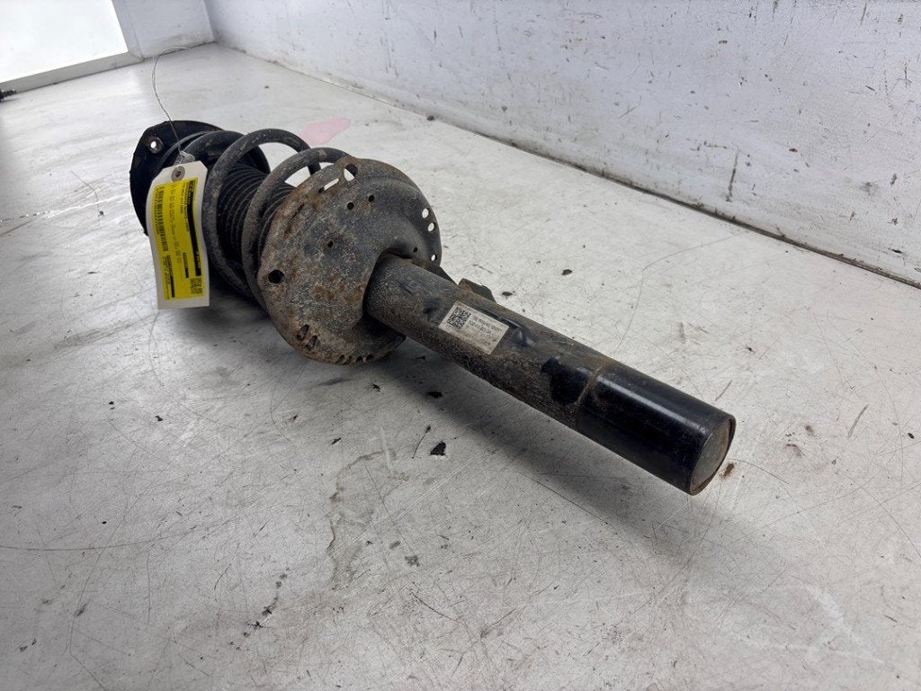 AMORTISSEUR OU ABSORBEUR DE CHOC AVANT DROIT (|5Q0413023GP|), Volkswagen, Volkswagen AG, Utilisé, Kundenbetreuung@volkswagen.de