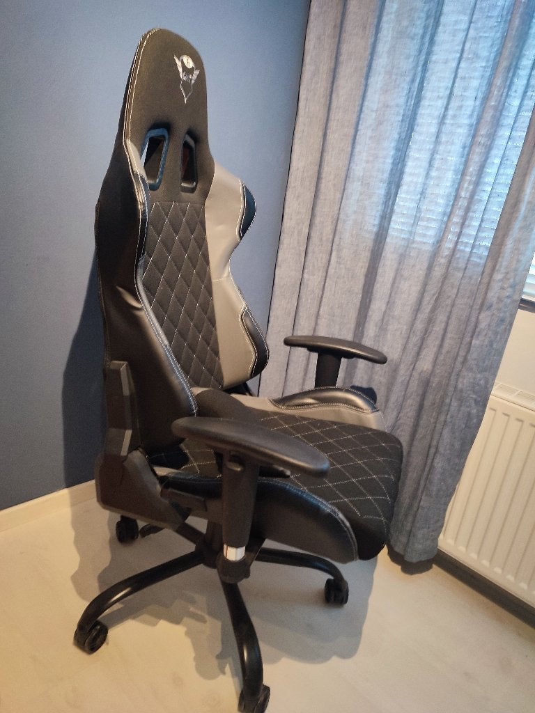 game stoel, Huis en Inrichting, Ophalen, Zo goed als nieuw, Grijs, Gaming bureaustoel