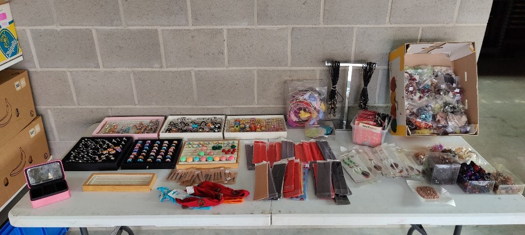 Lot Juwelen en haarspulletjes, Ophalen, Nieuw