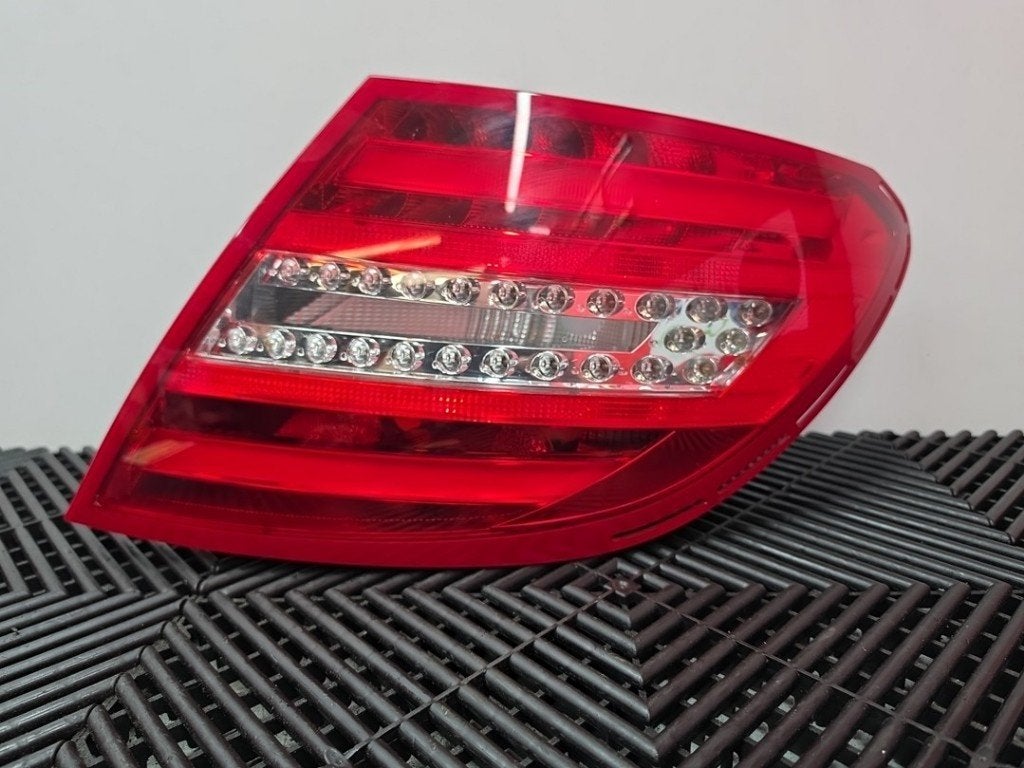 FEU ARRIÈRE DROIT C (W204) (|A2049060503|A2048202764|), Mercedes-Benz, Utilisé, Dialog.mb@mercedes-benz.com, Mercedes-Benz AG