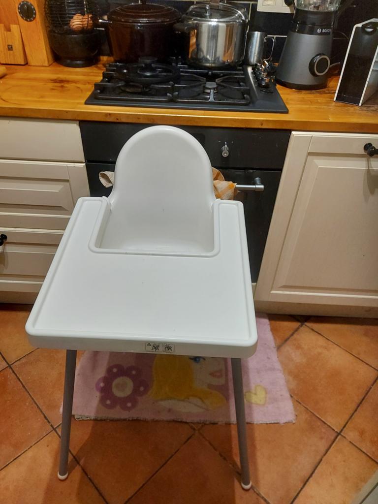 Chaise haute de bébé IKIA, Enfants & Bébés, Enlèvement
