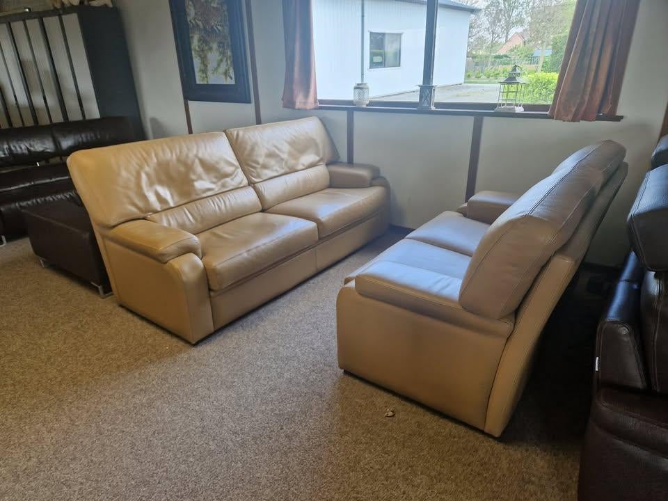 TAUPE BUFFELLEDEREN SALON 3 EN 2 ZIT, Ophalen, Gebruikt, Leer