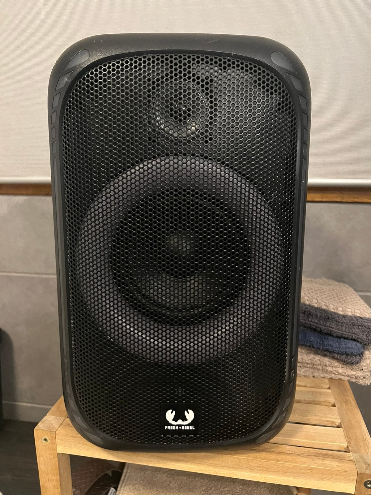 Bluetooth speaker fresh n rebel goede bass, Bluetooth, Enlèvement, Comme neuf, Enceinte de fête