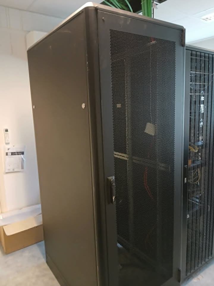 Amoire Serveur 19" 42U, Informatique & Logiciels, Serveurs, Enlèvement, Utilisé