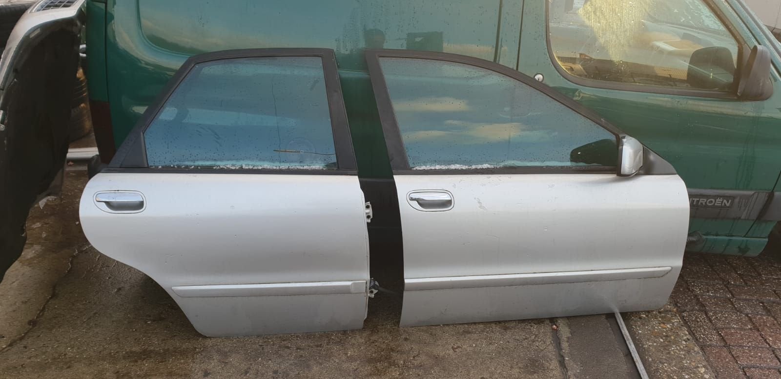 VOLVO S40  PORTIEREN RV +RA  BJ 97 TOT 2002, Autos : Pièces & Accessoires, -, Utilisé, Porte, -