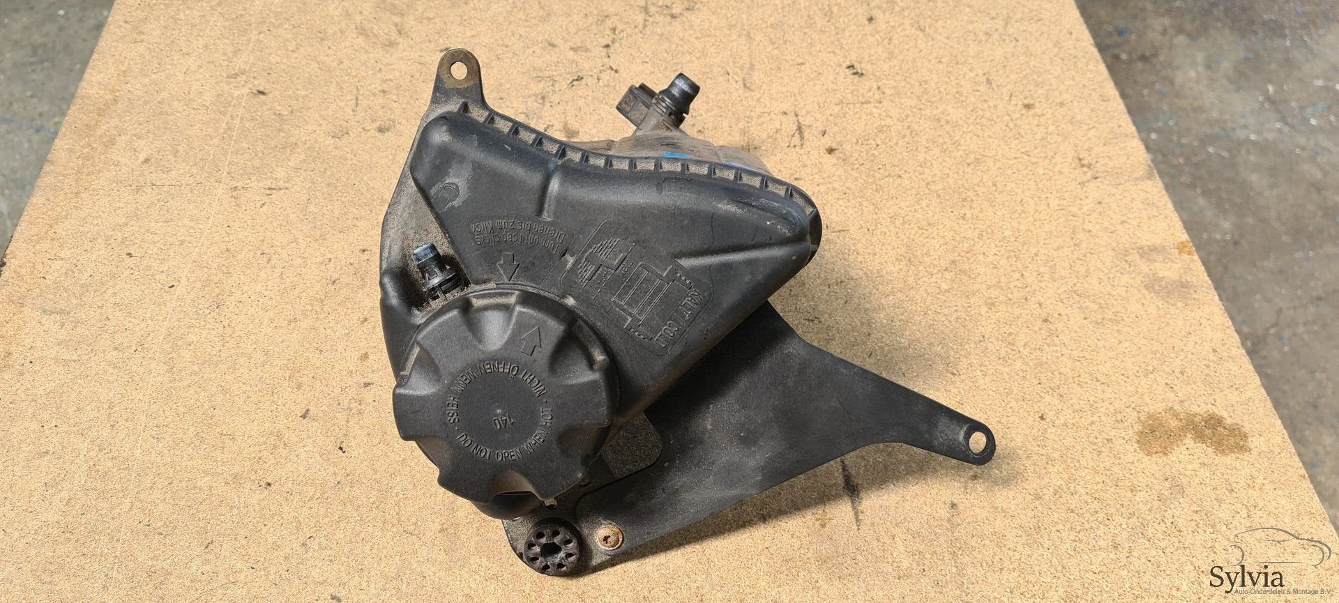 Expansievat Koelvloeistof Reservoir BMW 5 / 6 / 7 serie F 76, -, Utilisé, -, -
