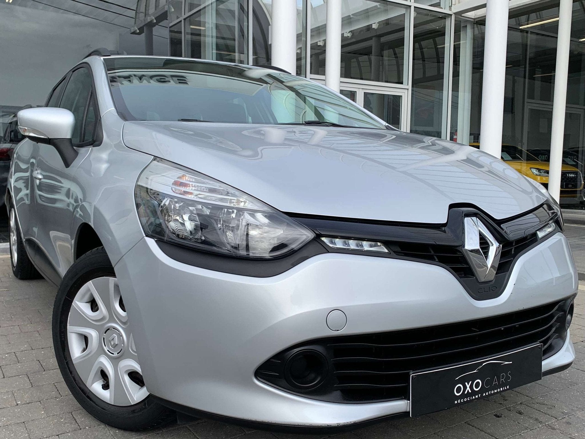 Renault Clio 1.2i Grandtour Essence 73CV / Break / LED / USB, Autos, Argent ou Gris, Euro 6, Entreprise, 127 g/km