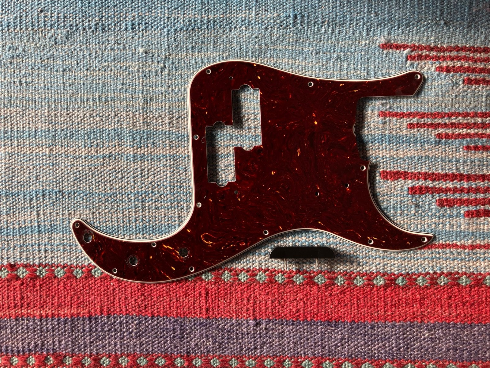 Fender P bass pickguard, Enlèvement, Comme neuf