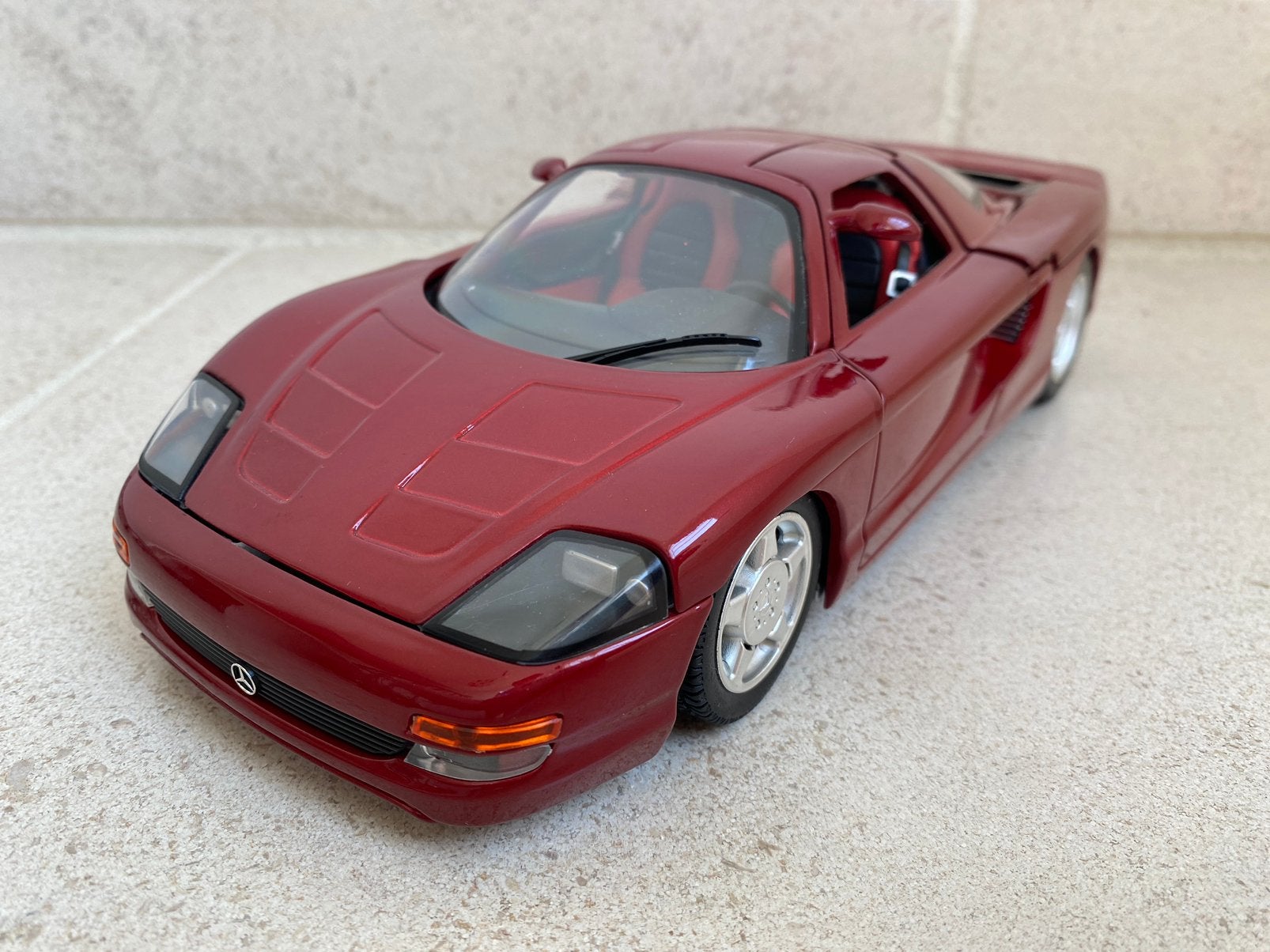 Guiloy Mercedes-Benz C112 - 1:18, Enlèvement ou Envoi, Comme neuf, Voiture
