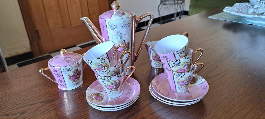 service à café en porcelaine, Enlèvement