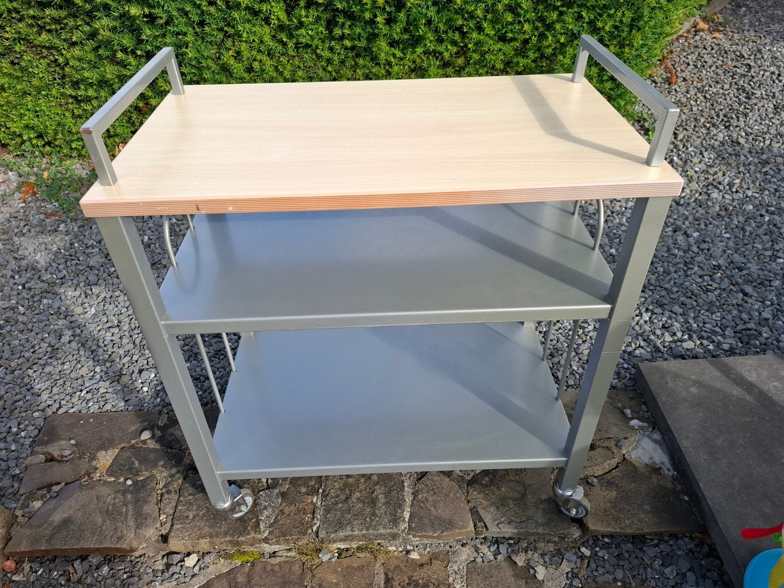 Metalen trolley op wielen, Ophalen