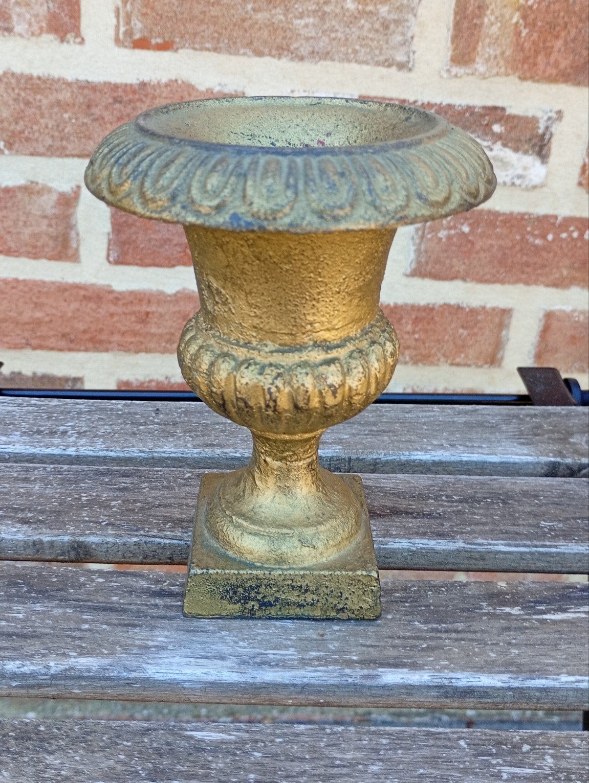 Vase de jardin ancien en fonte, Enlèvement, Utilisé