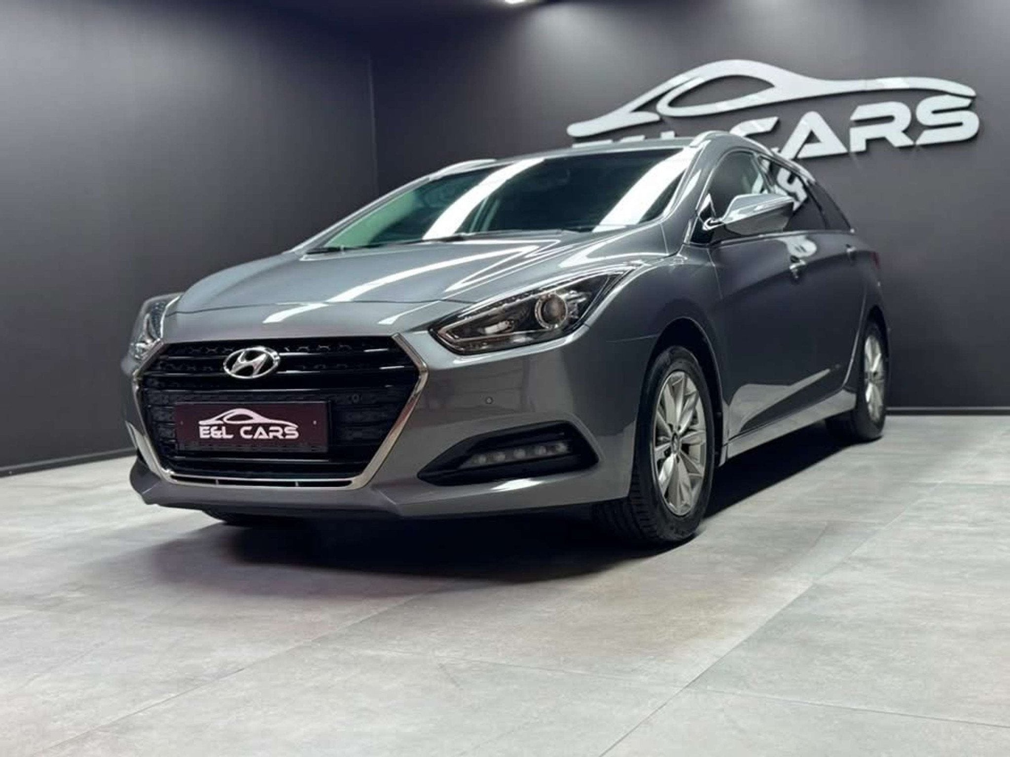 Hyundai i40 i40 SW 1.6 GDi *12 mois de garantie*, Argent ou Gris, Euro 6, Boîte manuelle, Noir
