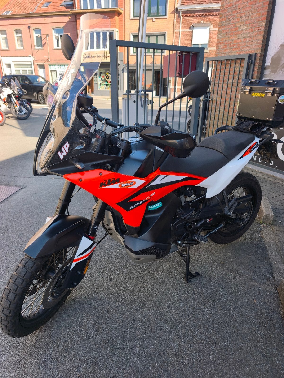 KTM 890 Adventure 2023, Motos, Entreprise