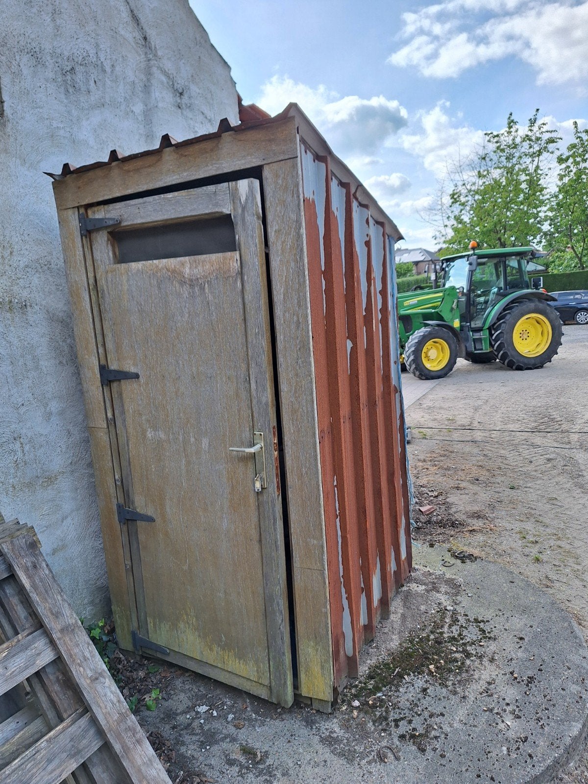 Wc kotje voor bv op bouw, Ophalen