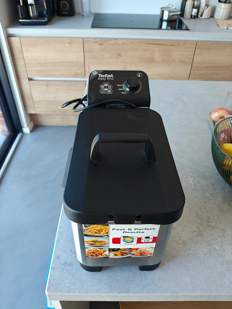 Tefal friteuse - nieuwstaat!, Elektronische apparatuur, Frituurpannen, 3 tot 4 liter, Ophalen, Nieuw, Uitneembare binnenpan