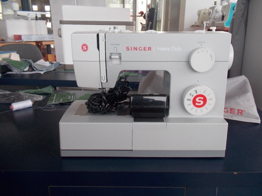 Singer heavy duty type 4411, Hobby en Vrije tijd, Ophalen, Zo goed als nieuw, Naaimachine, Singer