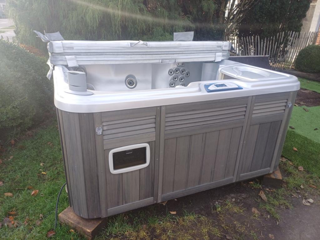 Sundance cameo jacuzzi, Ophalen