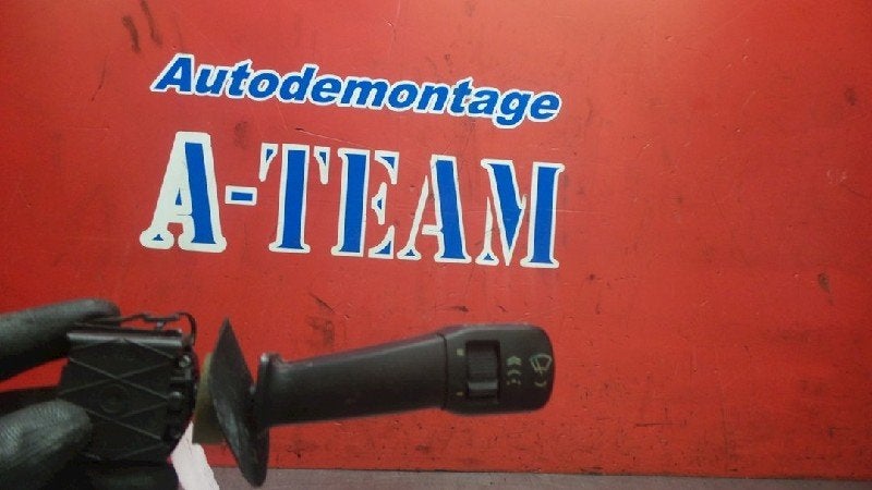 RUITENWISSER SCHAKELAAR BMW 5 serie (E39) (|012009|), Gebruikt, BMW, Petuelring 130
80809  München, DE, Bayerische Motoren Werke AG