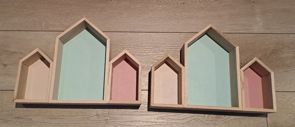 Houten huisje (2x), Gebruikt, 24 cm, Ophalen of Verzenden, Overige typen