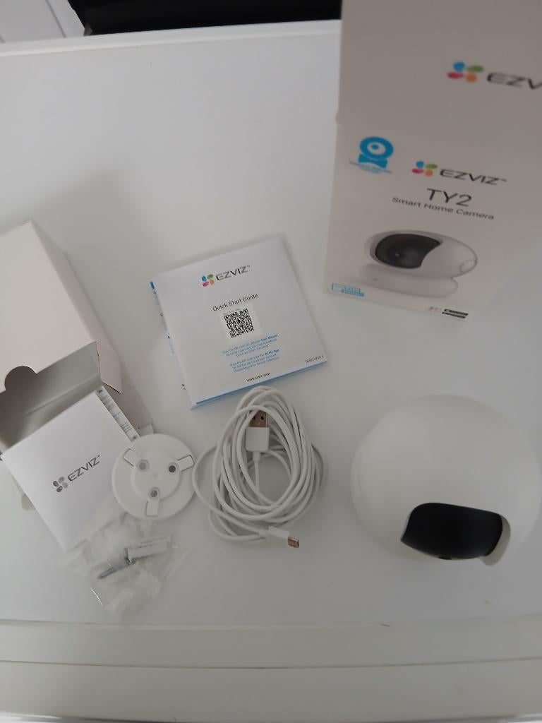 Surveillance Camcorder Ezviz TY2, Enlèvement ou Envoi, Comme neuf, Caméra d'intérieur