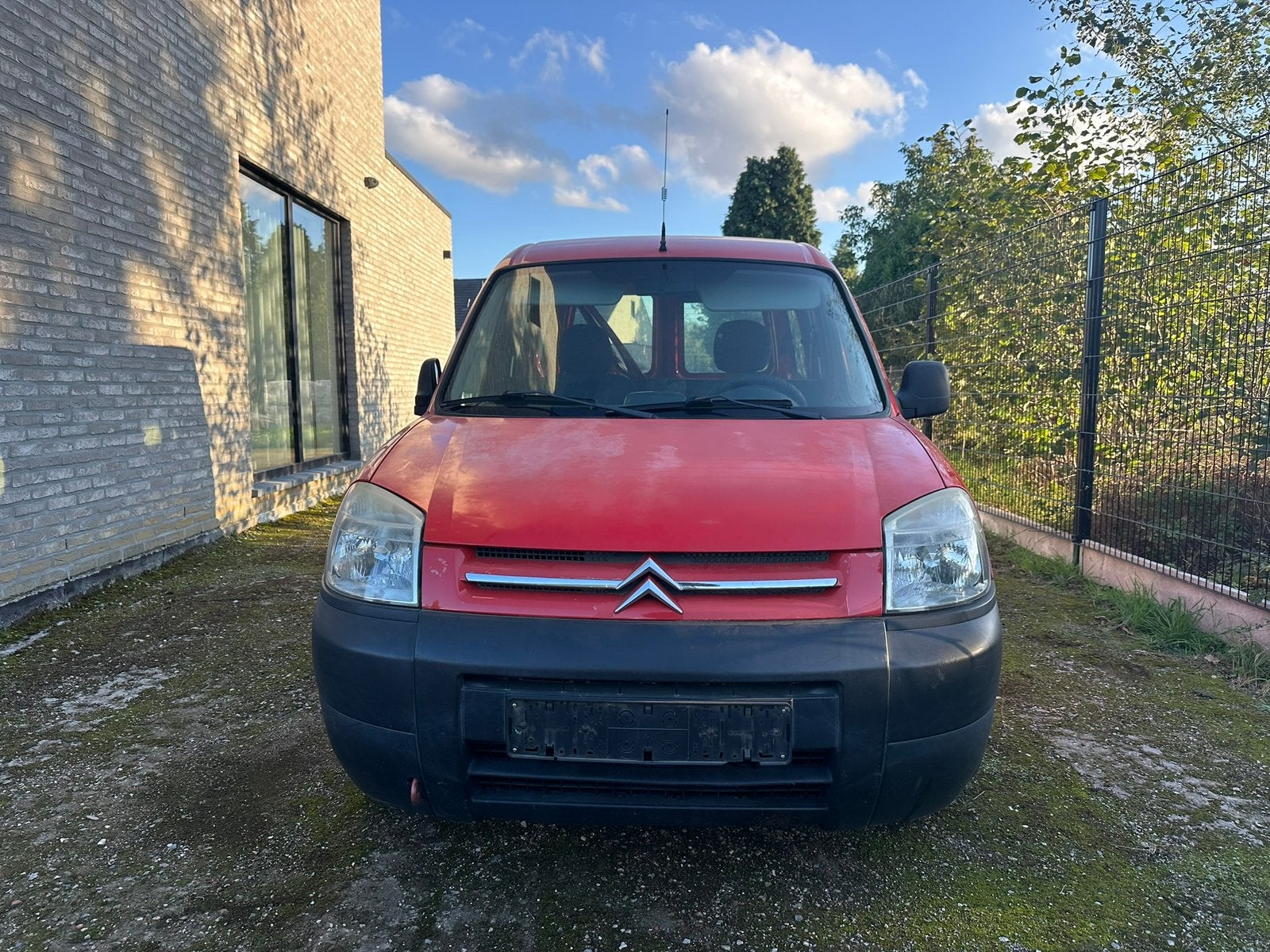 Citroën Berlingo 1.6di bj.2008 205.000km 1200 euro, Auto's, Zwart, Citroën, 5 deurs, Particulier