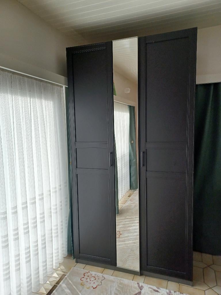 ikea zwart kledingkast, 150 à 200 cm, Comme neuf, Enlèvement, 200 cm ou plus