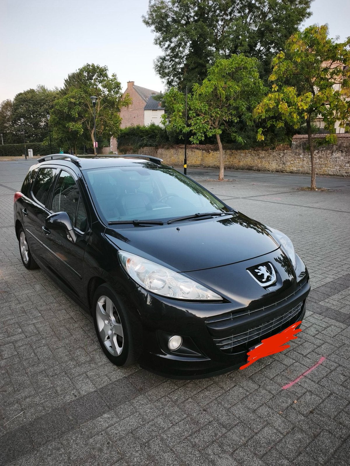 Peugeot 207 sw cuir chauffant toit pano, Cuir, Noir, 5 portes, Particulier