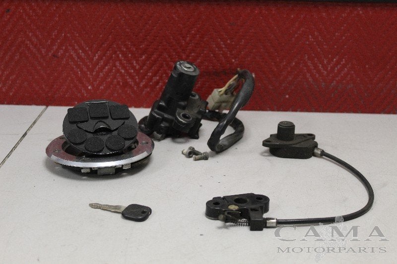 ENSEMBLE DE VERROU ET CYLINDRE DE PORTES Kawasaki, Dhr. S. di Majo, Utilisé, Info@cama-motorparts.nl, P.J. Troelstraweg 8 8
3144 CX  MAASSLUIS, NL