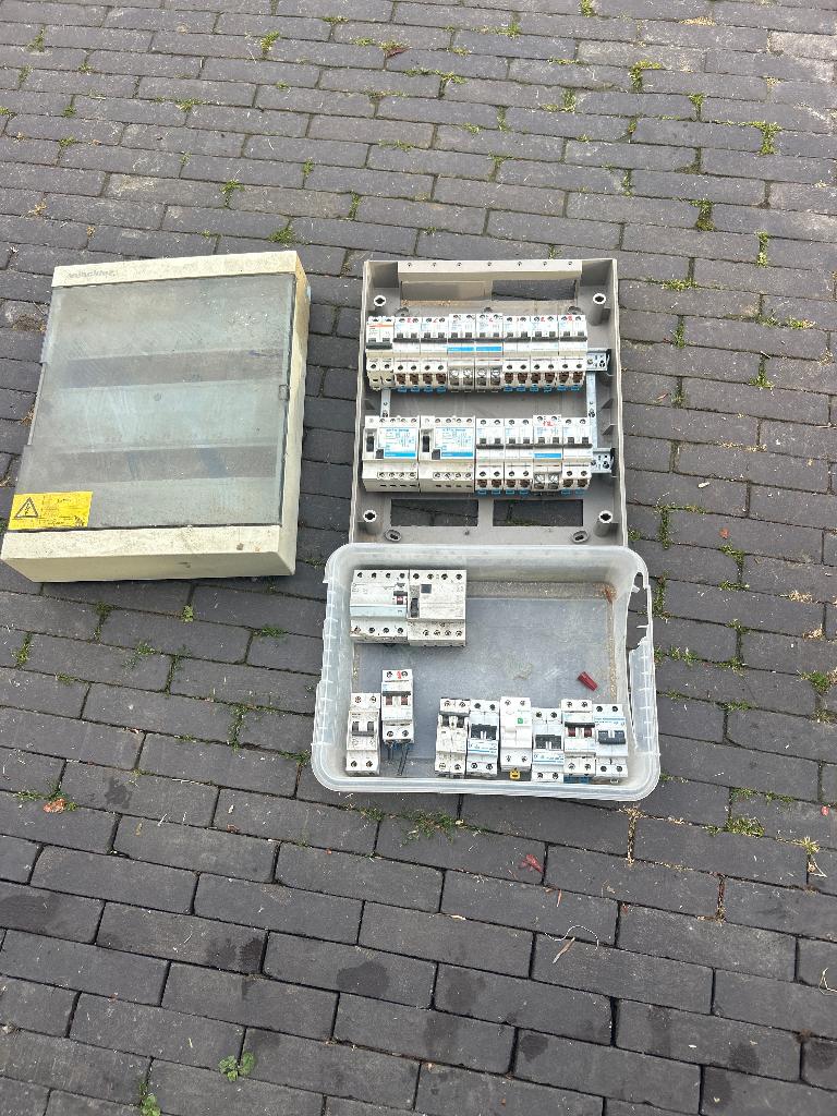 Zekeringkast, Doe-het-zelf en Bouw, Ophalen, Zo goed als nieuw