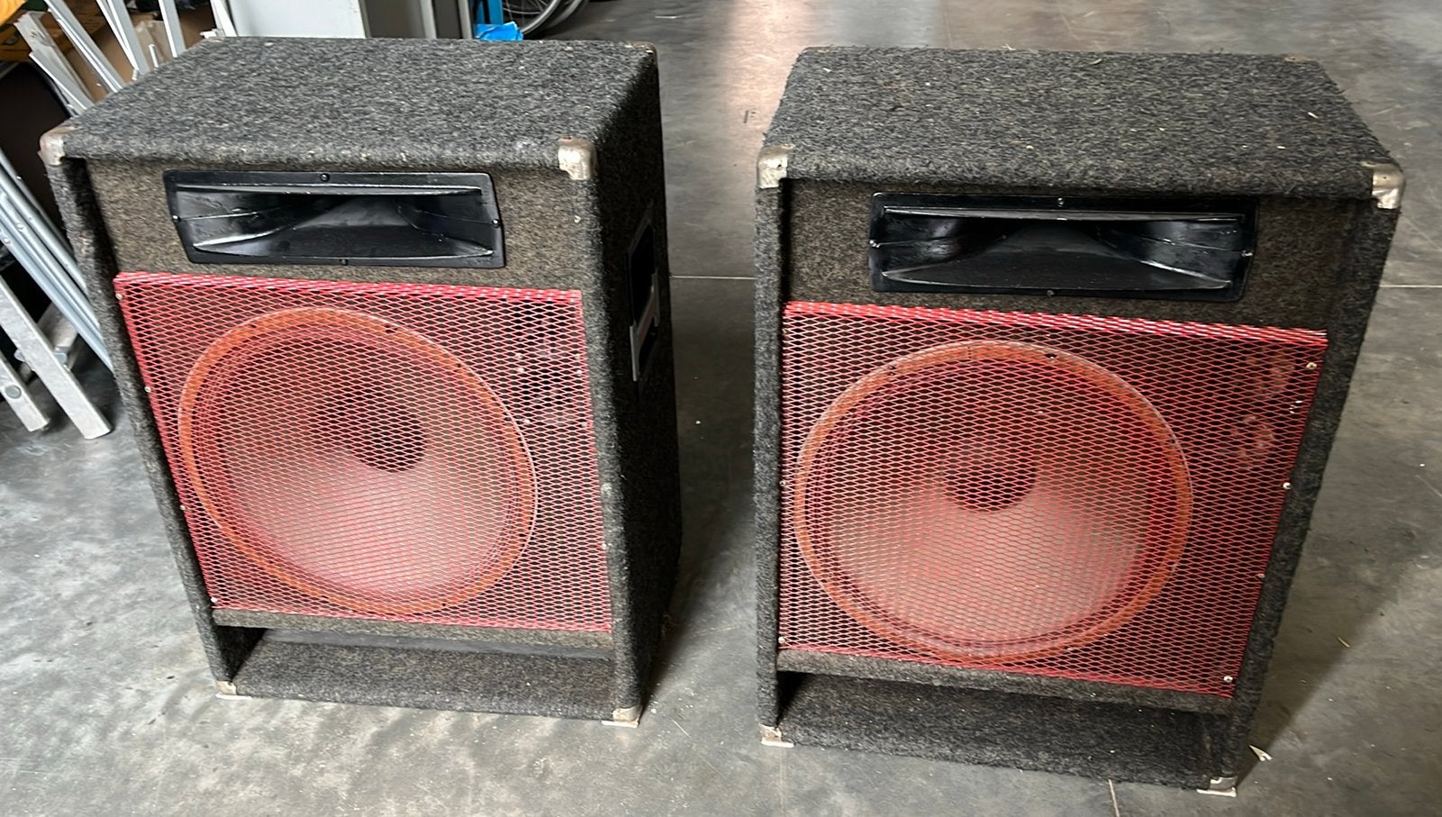 Set van 2 Cerwin-Vega V-33 luidsprekers, TV, Hi-fi & Vidéo, Enlèvement, Comme neuf