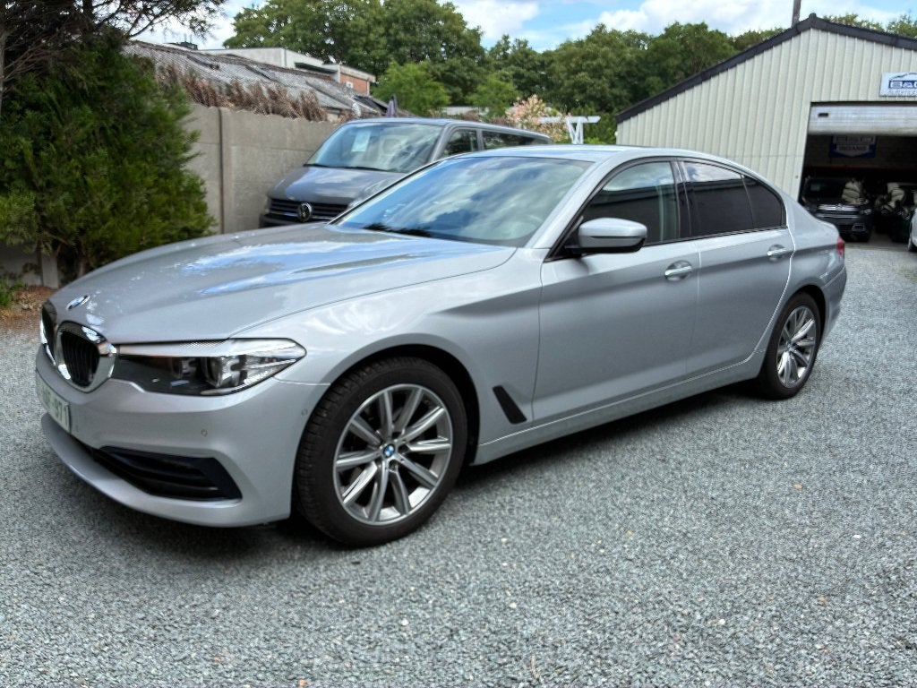 BMW 520iA OPF SPORT LINE, Auto's, BMW, Automaat, Achterwielaandrijving, Leder en Stof, 127 g/km