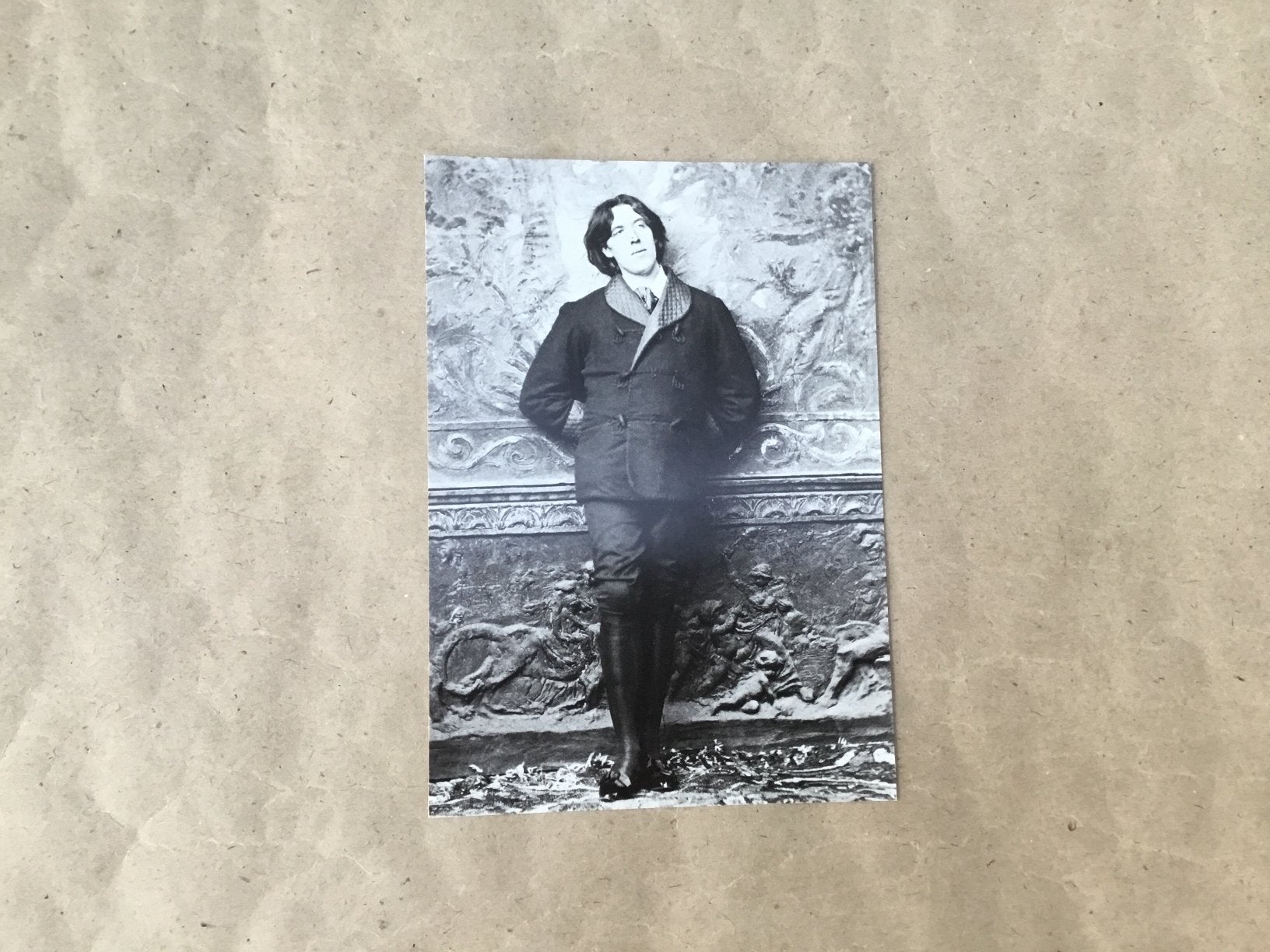 Postkaart Ierse schrijver Oscar Wilde onbeschreven, Verzamelen, Postkaarten | Themakaarten, Ophalen of Verzenden, Ongelopen, Sterren en Beroemdheden