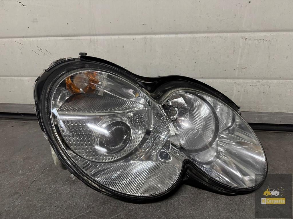 A2308207461, Phare x non droit pour Mercedes SL W 230, Mercedes-Benz AG, Mercedes-Benz, Utilisé, Mercedesstrasse 120
70372  Stuttgart, DE
