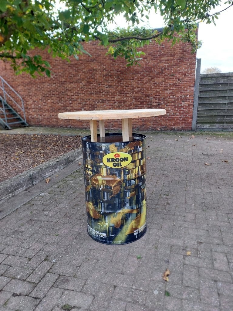 olievattafel statafel bartafel, Huis en Inrichting, Ophalen, Zo goed als nieuw