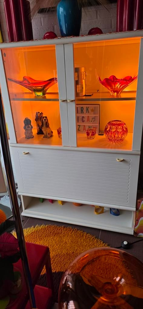 Vintage kastje met verlichting., Antiek en Kunst, Ophalen