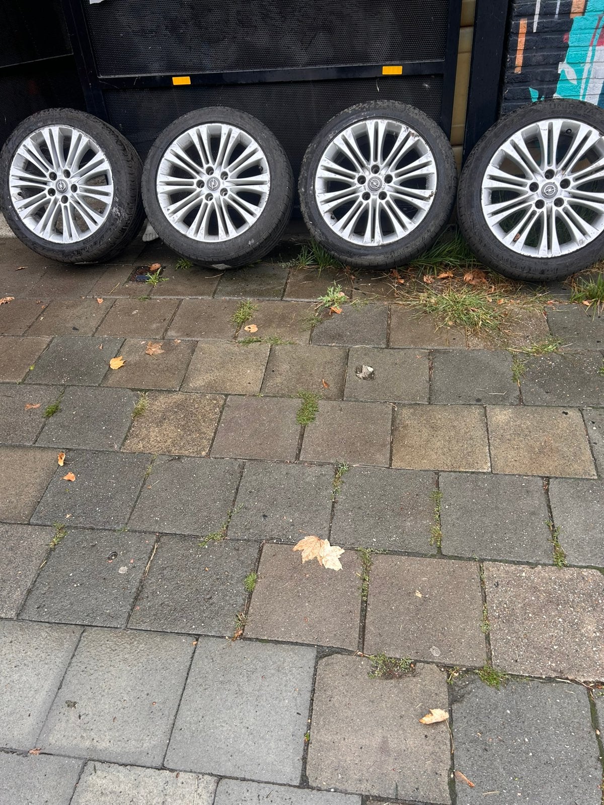 de roues en aluminium Opel 18 pouces + pneus (235/45 R18), Pneus et Jantes, Enlèvement ou Envoi, Véhicule de tourisme, Pneus été