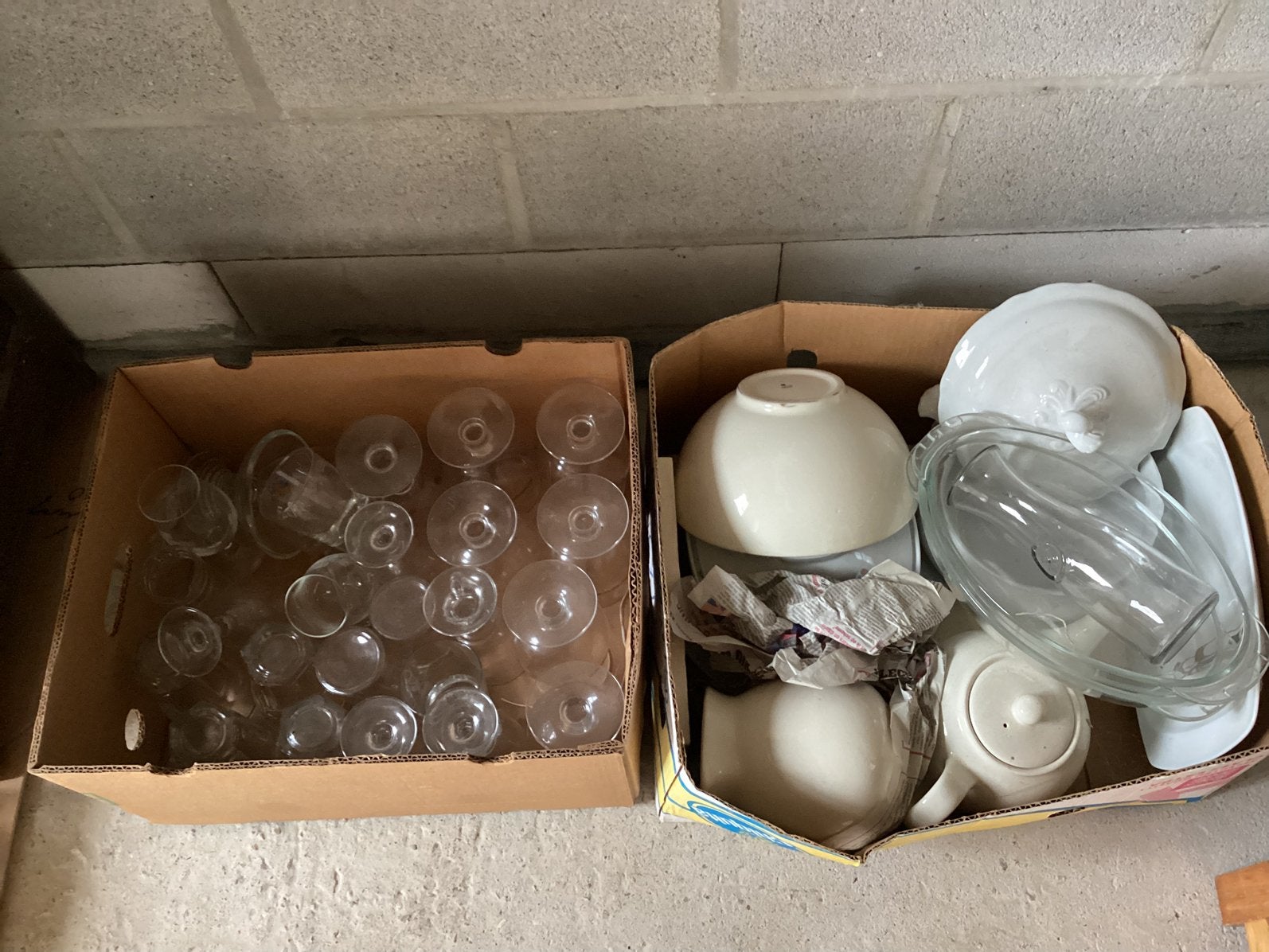 Rommelmarkt dozen, Ophalen, Gebruikt