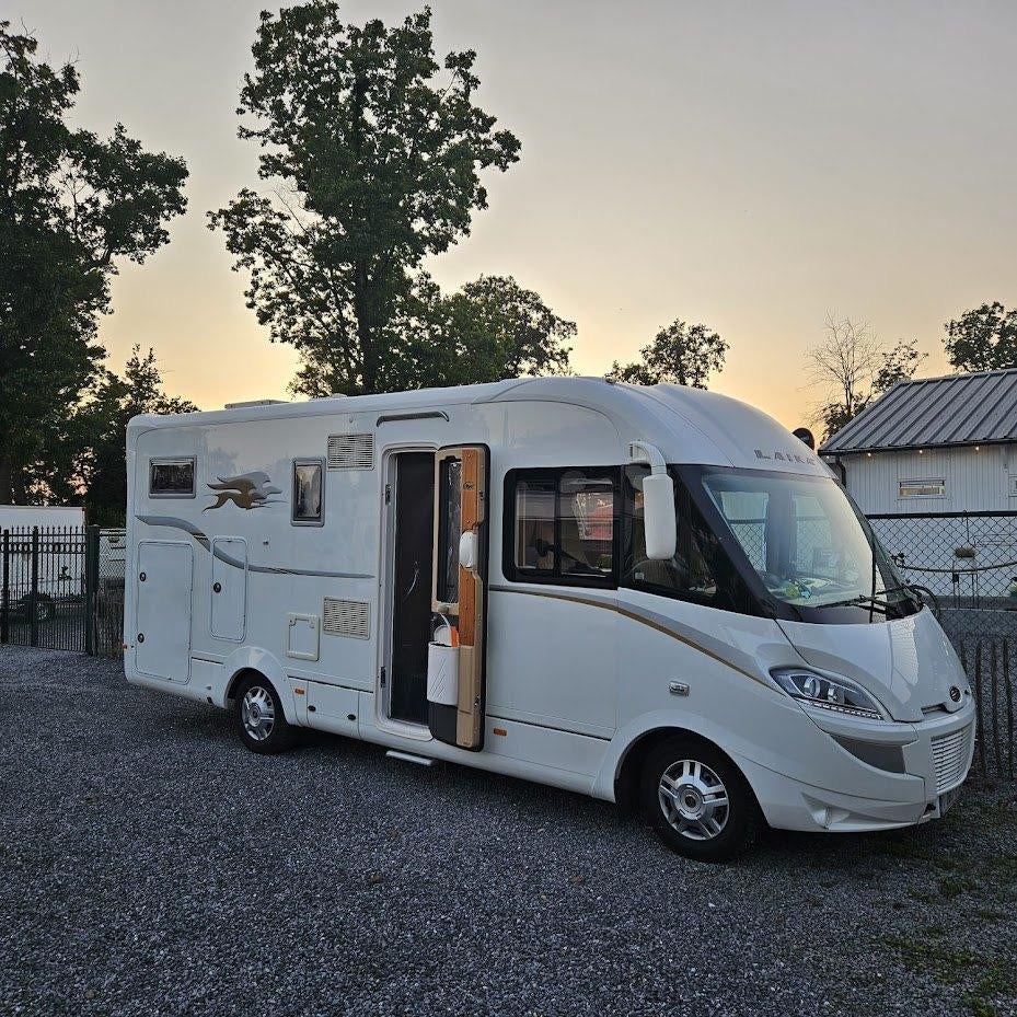 LAIKA KREOS 6010, Integraal  in perfecte staat, Integraal, Chemisch toilet, Ringverwarming, Alarme