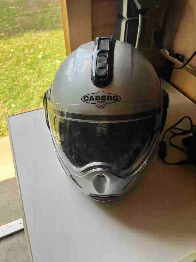 Casque Caberg, couleur gris métallisé/anthracite, Motos, Vêtements | Casques de moto, Casque intégral, M, Caberg, Seconde main