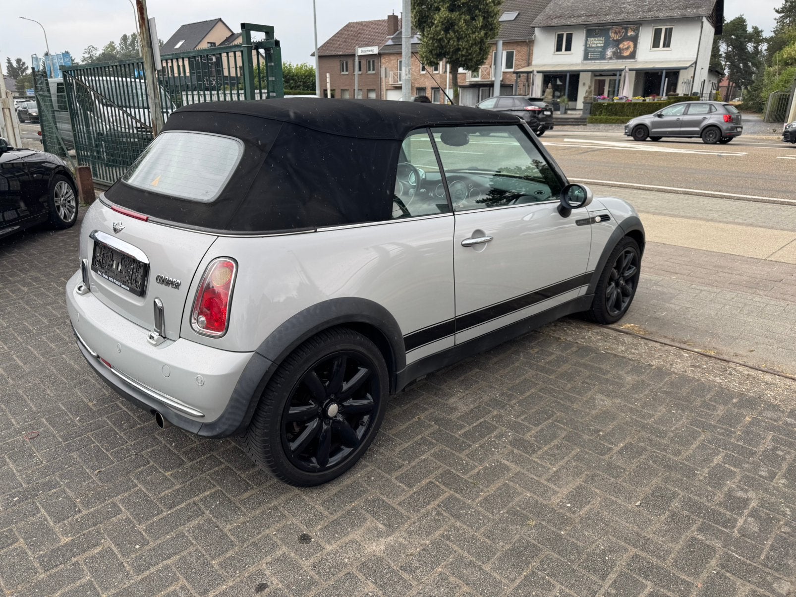 Mini cooper cabrio side walk, Autos, Cuir, Argent ou Gris, Achat, Entreprise