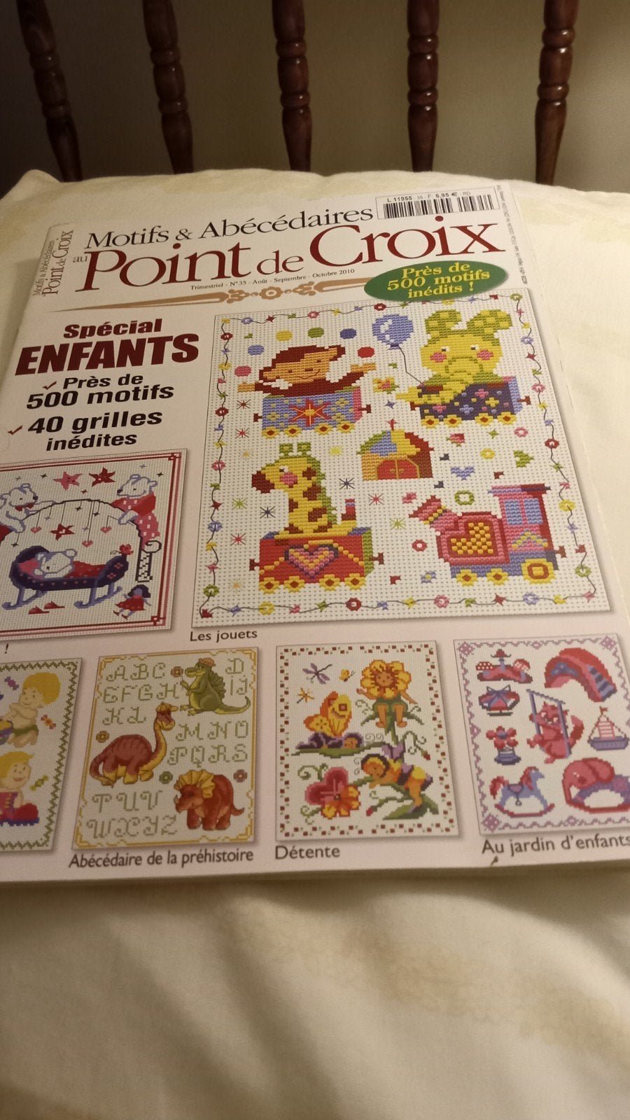 A v livre Motifs& abécédaire au point de croix 3.50, Hobby & Loisirs créatifs, Broderie & Machines à broder, Enlèvement ou Envoi