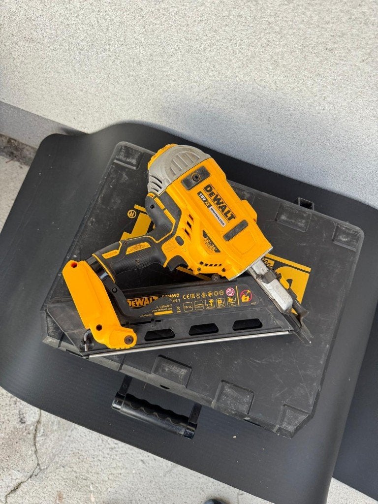 DEWALT DCN890P2 18V XR Brushless, Ophalen, Zo goed als nieuw, Overige typen, DeWalt