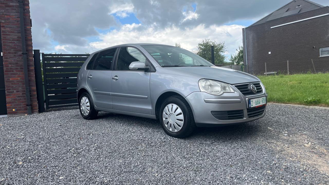 Volkswagen Polo 1.4 benzine automaat, 104.000 km, Autos, Argent ou Gris, Achat, Entreprise, Entretenue par le concessionnaire