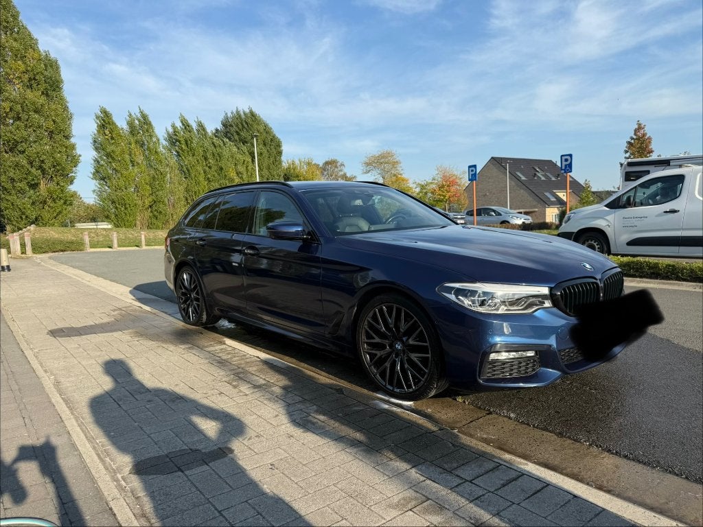 BMW 520D, Autos, Cuir, Carnet d'entretien, Noir, 5 portes