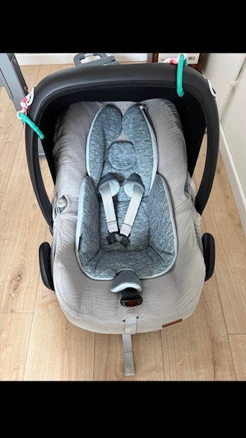 Cailloux MaxiCosi et base Isofix, Dossier amovible, Enlèvement, Utilisé, 0 à 10 kg